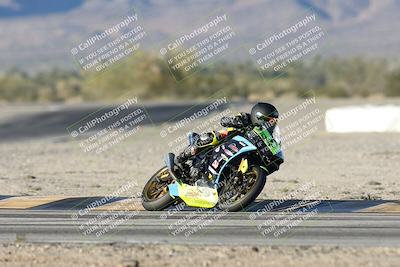 media/Dec-07-2025-CVMA (Sun) [[3e7d2de5dc]]/Race 18-Formula Twins-Formula 40 UL/